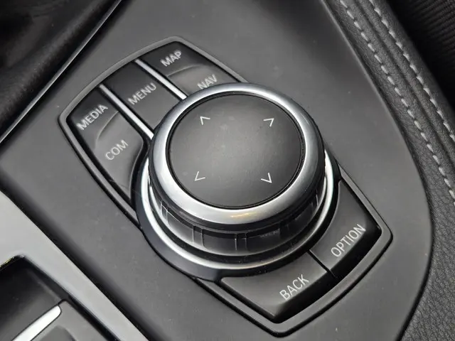 BMW X1 sDrive20i SPORTLINE 2018 Benzine 23