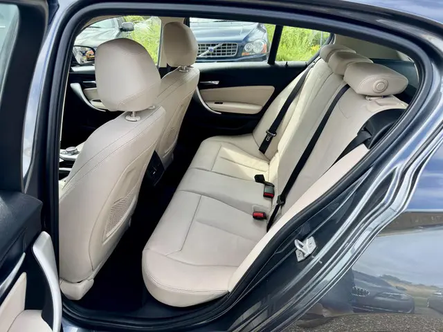 BMW 1 Serie 125i High Executive 2017 Benzine 29
