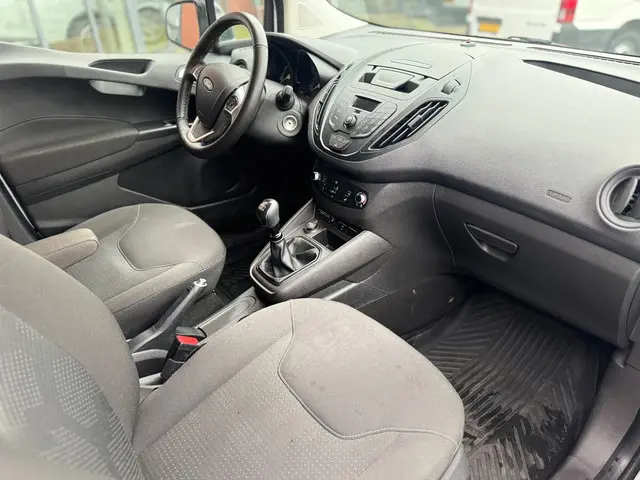 Ford Transit Courier 1.0 Trend EcoBoost S&S 2022 Benzine 10