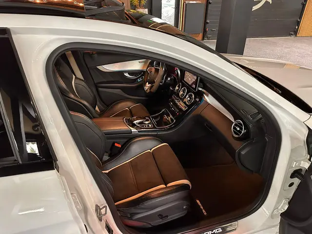 Mercedes-Benz C-Klasse AMG 63 S 2016 Benzine 33