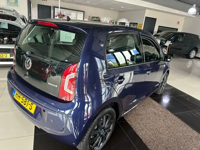 Volkswagen up! 1.0 move up! BlueM. 2015 Benzine 4