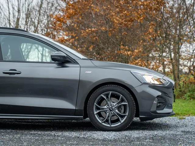 Ford Focus Wagon 1.0 EcoBoost ST Line 2019 Benzine 26