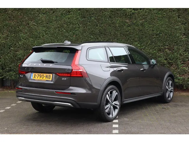 Volvo V60 2