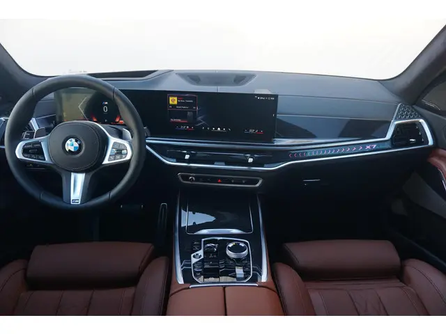 BMW X7 xDrive40i 2026 Benzine 10