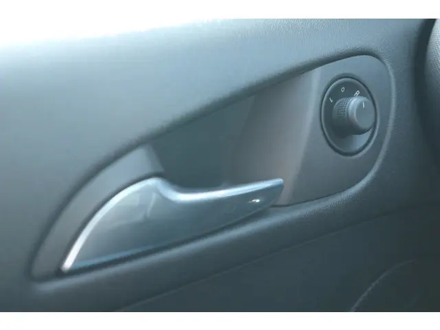 Opel ADAM 1.4 Glam 2013 Benzine 25