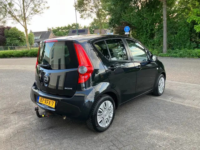 Opel Agila 1.0 Edition Airco. N.a.p 2012 Benzine 9