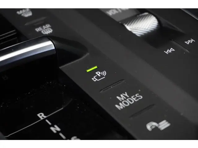 BMW 1 Serie 120 2025 Benzine 15