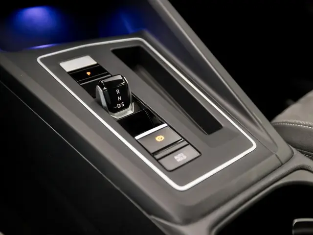 Volkswagen Golf 1.0 TSI Sport 2021 Benzine 10