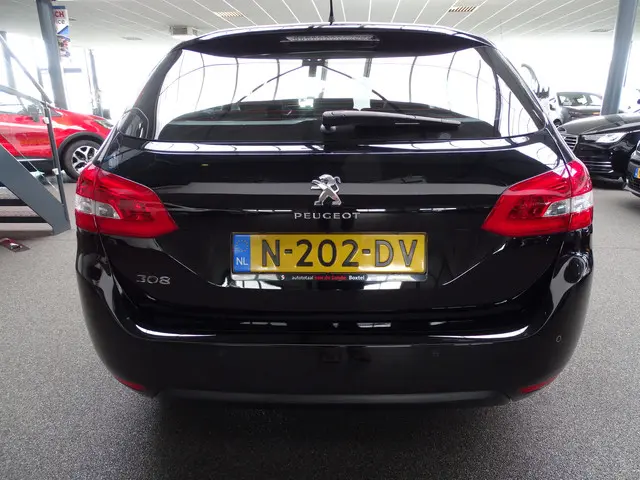 Peugeot 308 SW 1.2 PureTech Blue Active 2021 Benzine 4