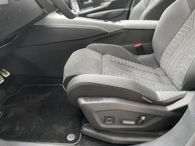 Peugeot 3008 Hybrid 136 GT 2025 Hybride Benzine 10