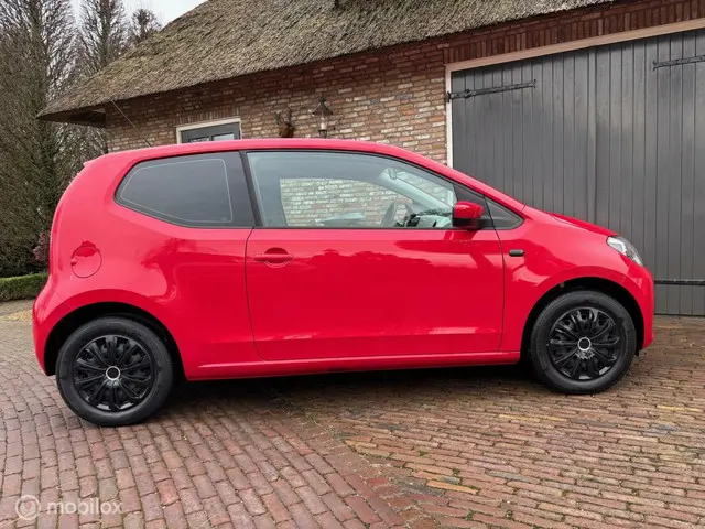 Volkswagen up! | Parkeer sensor | Airco | Mistlamp 2013 Benzine 7