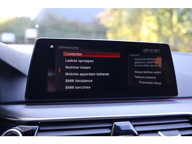 BMW 5 Serie M550i xDrive Executive 2018 Benzine 43