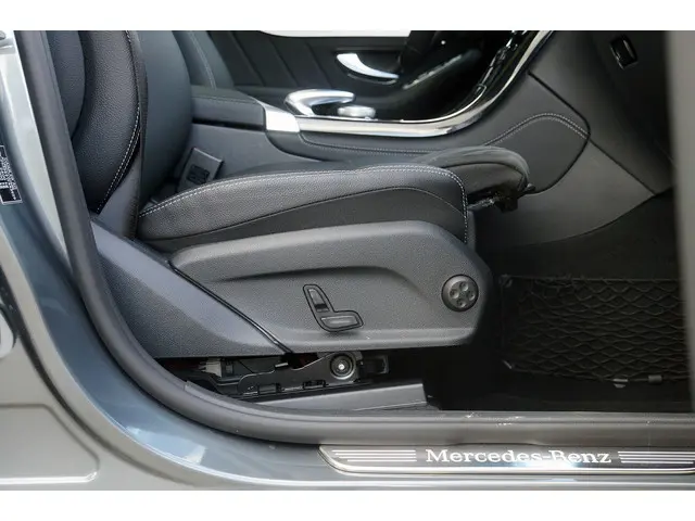Mercedes-Benz GLC GLC 300 4M AMG line 2018 Benzine 41
