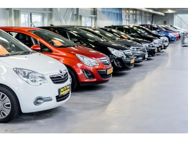 Opel Corsa 1.4-16V Anniversary OPC LINE 2013 Benzine 23