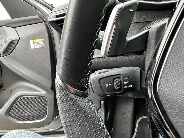 Peugeot 2008 1.2 Hybrid 145 PK GT 2025 Hybride Benzine 20