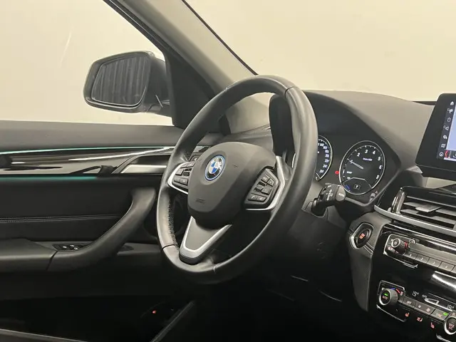 BMW X1 xDrive25e 2022 Hybride Benzine 32