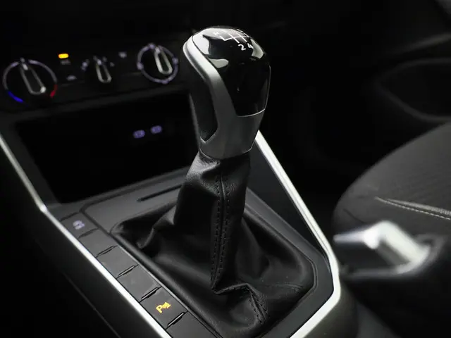 Volkswagen Polo 1.0TSI/95PK Life 2023 Benzine 13