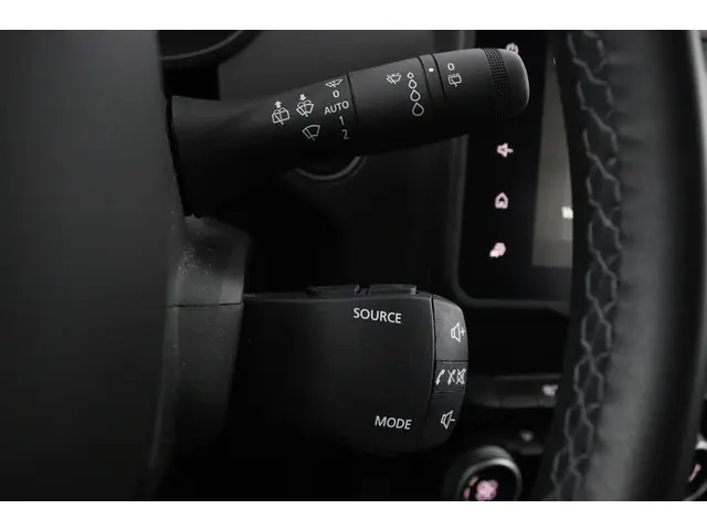 Dacia Duster 1.0 TCe 100 ECO-G Journey 2023 Benzine 30