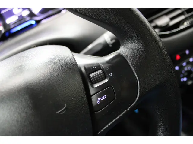 Peugeot 208 1.4 VTi Active 2012 Benzine 16