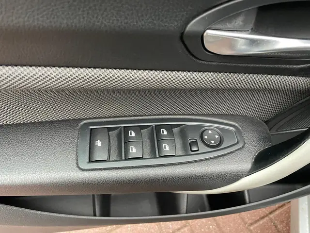 BMW 2 Serie Cabrio 220i 2016 Benzine 13