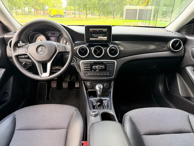 Mercedes-Benz CLA 180 Ambition 2013 Benzine 10