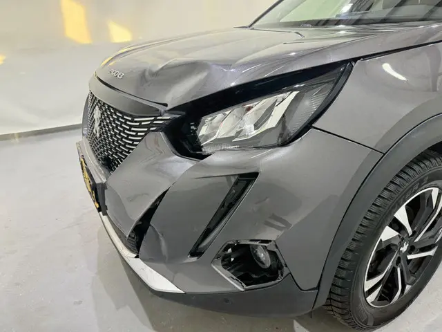 Peugeot 2008 1.2 PureTech Allure Automaat 2020 Benzine 12