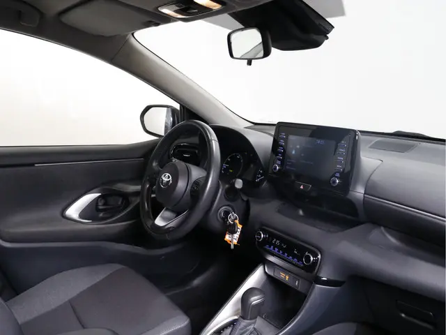 Toyota Yaris 1.5 Hybrid Active 2021 Hybride Benzine 7