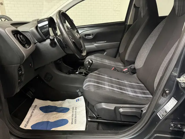 Peugeot 108 1.0 e-VTi Allure 2018 Benzine 10