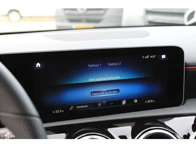 Mercedes-Benz A-Klasse 180 AMG 2019 Benzine 20