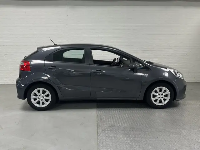 Kia Rio 1.2 CVVT ComfortPlusLine Navigator 2016 Benzine 3