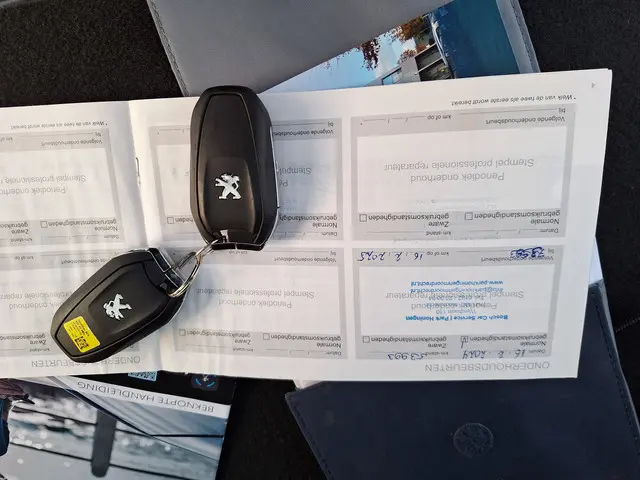 Peugeot 2008 1.2 PureTech GT 130pk TREKHAAK 2021 Benzine 19