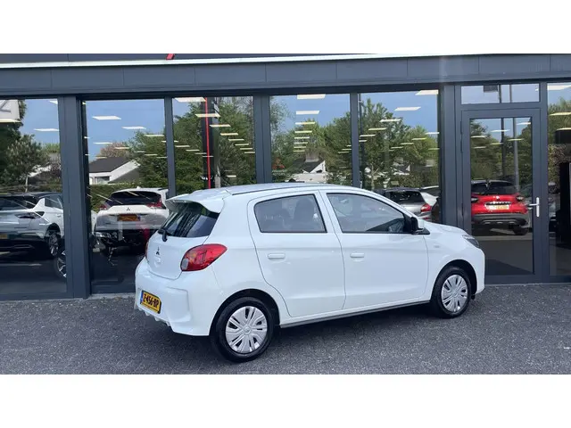Mitsubishi Space Star 1.2 Connect+ 2024 Benzine 2