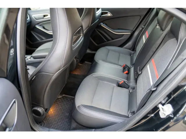 Mercedes-Benz A-Klasse 180 Prestige 2015 Benzine 17