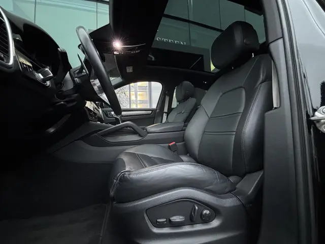 Porsche Cayenne Coupé 3.0 E-Hybrid 2023 Hybride Benzine 3