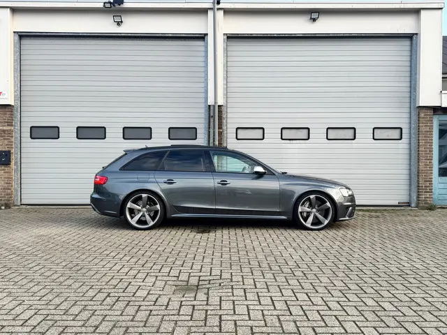 Audi RS4 A4 Avant 4.2 FSI quattro 2013 Benzine 4