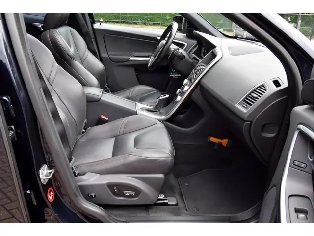 Volvo XC60 2.0 T5 Polar+ AWD Full-Options 2017 Benzine 20