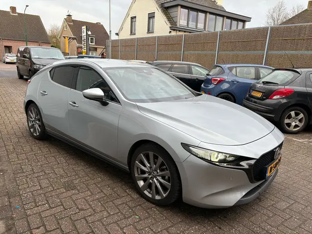Mazda 3 2.0 e-SkyActiv-X M Hybrid 180 Luxury 2020 Benzine 3