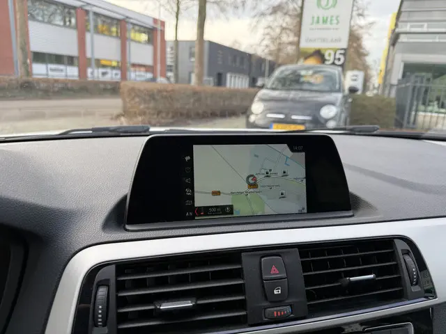 BMW 1 Serie 118i Executive Automaat 2018 Benzine 13