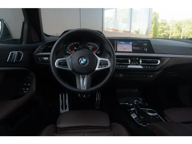 BMW 1 Serie 118i M-Sport | Pano | Leer 2021 Benzine 28