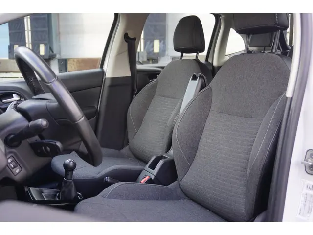 Citroën C3 1.2 PureTech Feel Edition 2016 Benzine 7