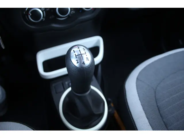 Renault Twingo 1.0 SCe Collection 2018 Benzine 24