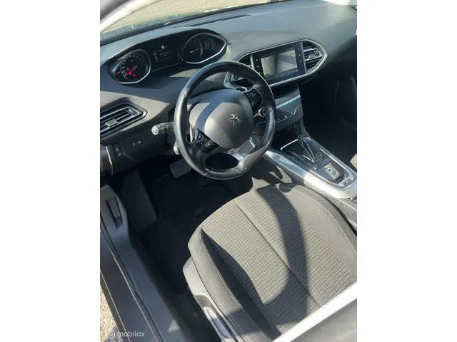 Peugeot 308 1.5 BlueHDi Blue Lease Premium 2019 Diesel 9