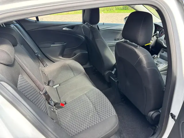 Opel Astra 1.4 2017 Benzine 15