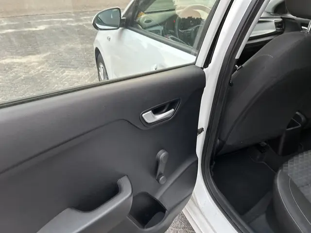 Kia Rio 1.2 62 KW Apple Carplay Navi 2020 Benzine 10