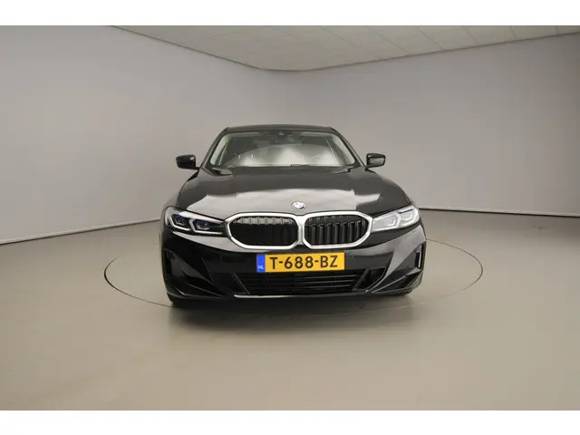 BMW 3 Serie 320i 2023 Benzine 5