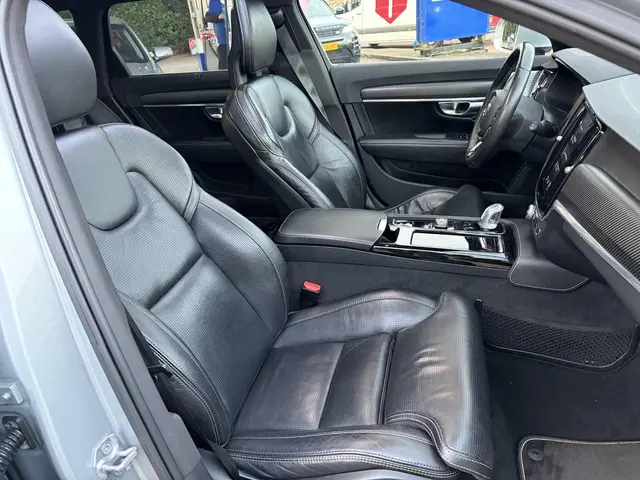 Volvo V90 2.0 T8 AWD R-Design 2018 Hybride Benzine 19