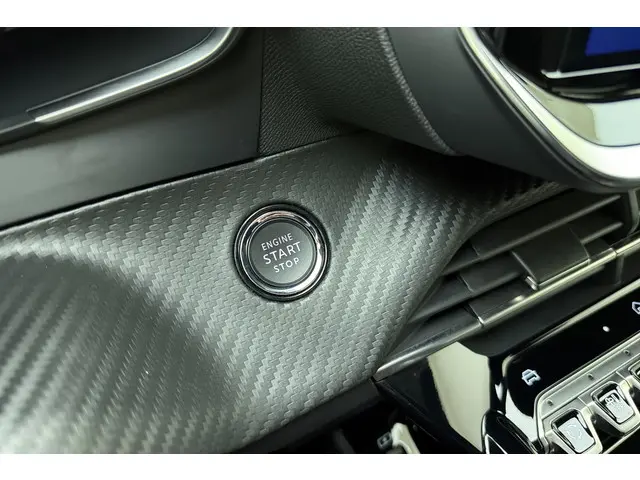 Peugeot 2008 1.2 Hybrid 136 Allure 2024 Hybride Benzine 27