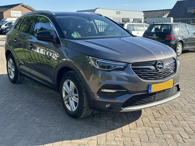 Opel Grandland X 1.2 Turbo Innovation 2019 Benzine 3
