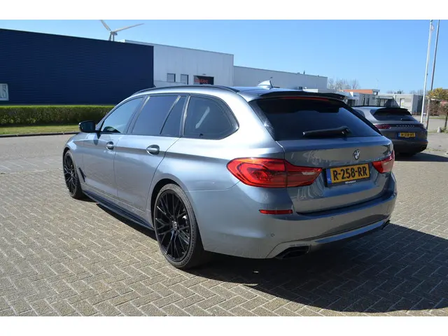 BMW 5 Serie 540i xDrive Touring 340 pk 2017 Benzine 5