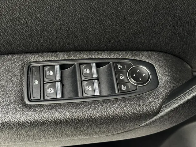 Renault Captur 1.3 TCe 140 Intens 2021 Benzine 15